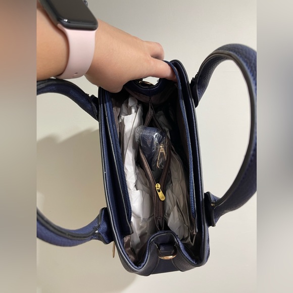 Blue faux leather purse NWOT - Picture 4 of 5